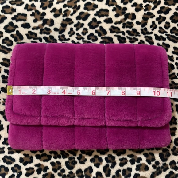 Faux Furry Purple Clutch 💜Wristlet Bag Purse Pink Fushia Color Y2K Fashion Boho - Picture 7 of 17